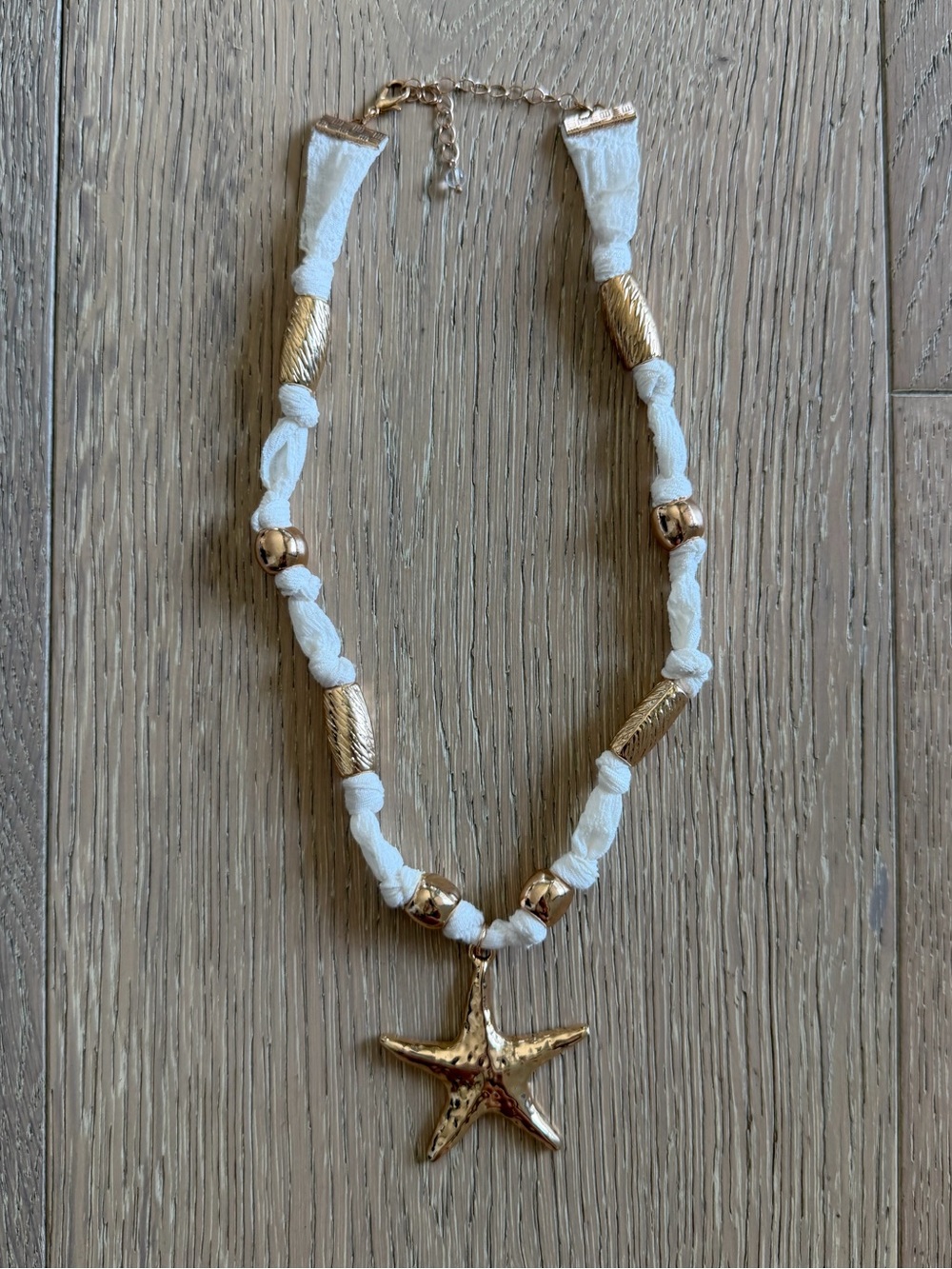 Universal Thread Trim and Starfish Charm Necklace - Picture 3 of 6